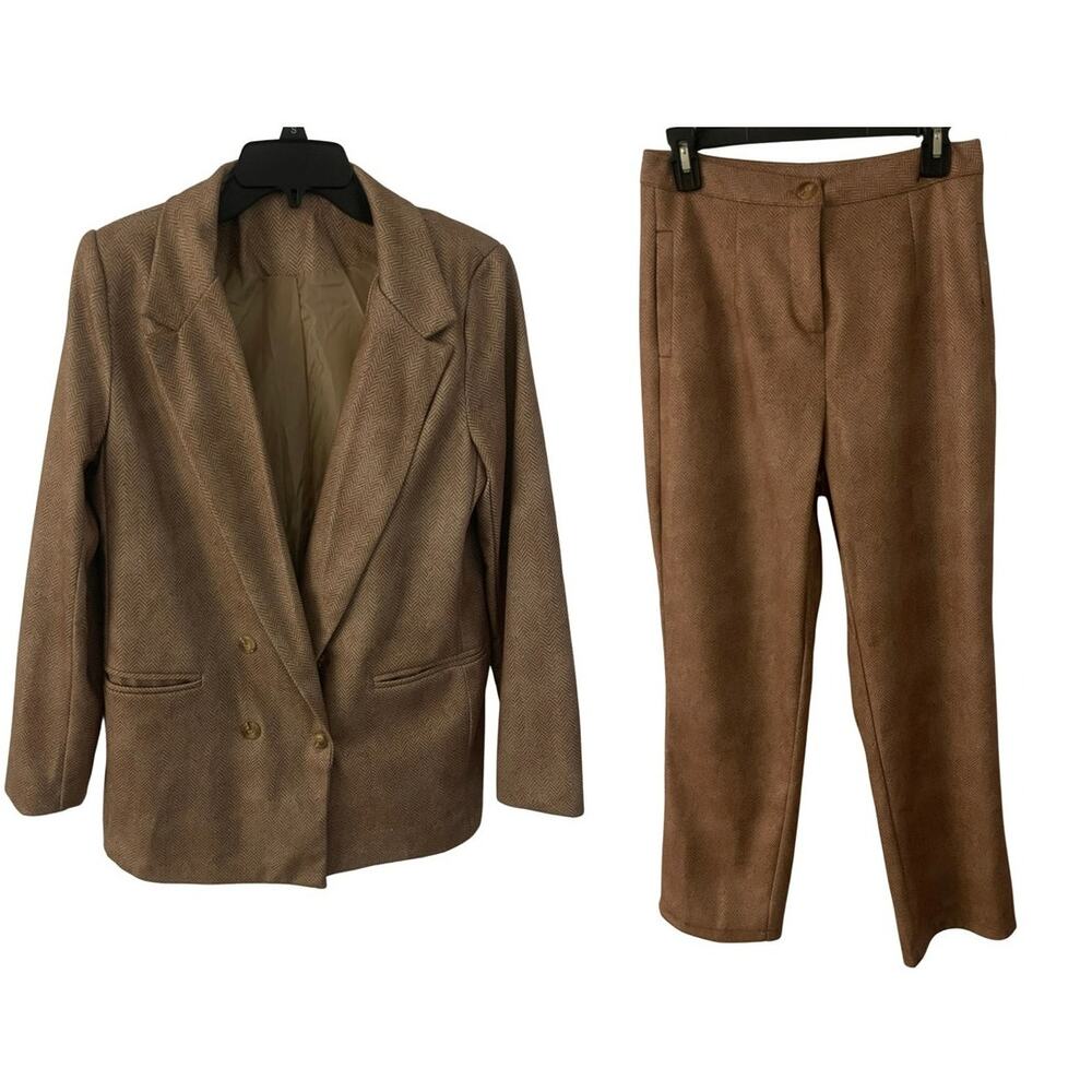 Golden Brown and Beige Double-Breasted Pantsuit. Size MEDIUM